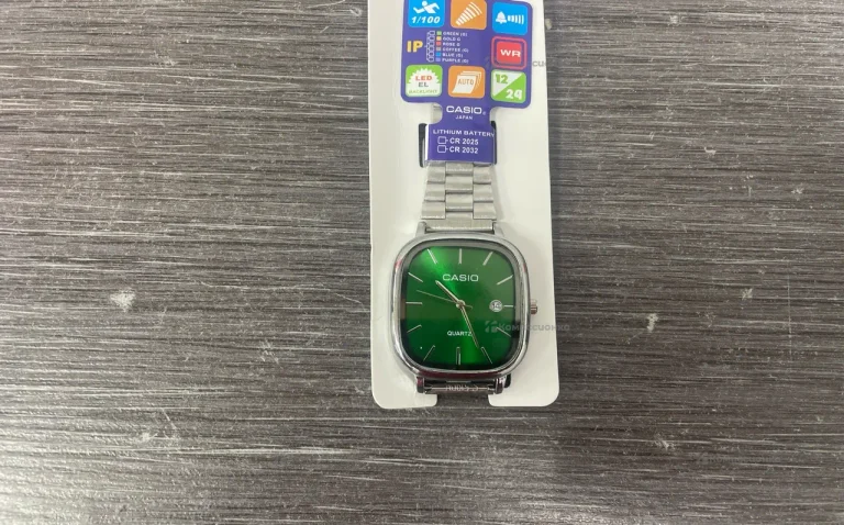 Часы  Casio quartz зеленый