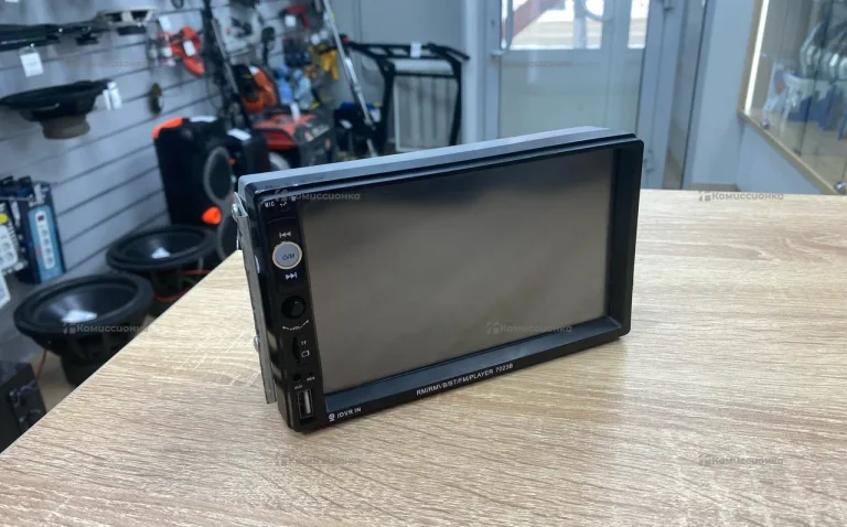 Автомагнитола 7023b