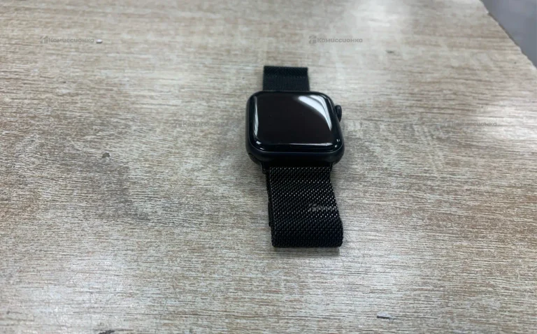 Часы  Apple Watch SE 44mm