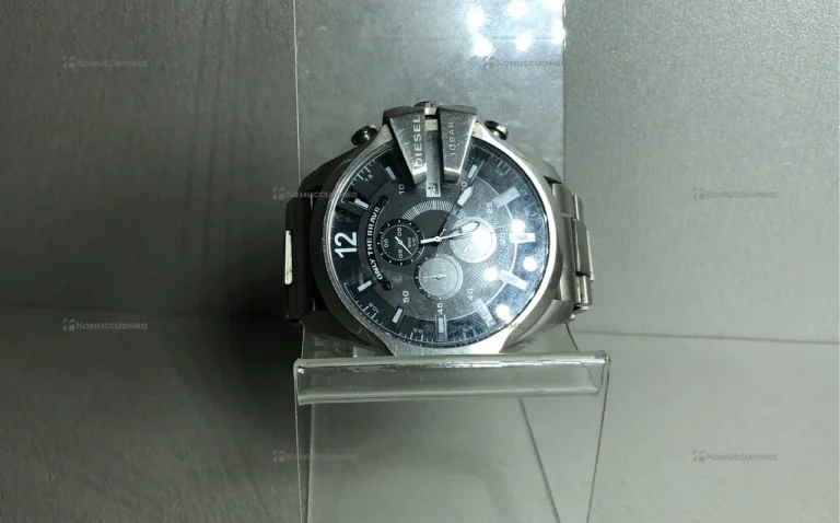 Часы  кварцевые Diesel dz4283