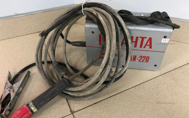 Сварочный аппарат РЕСАНТА САИ-220 (с проводами)