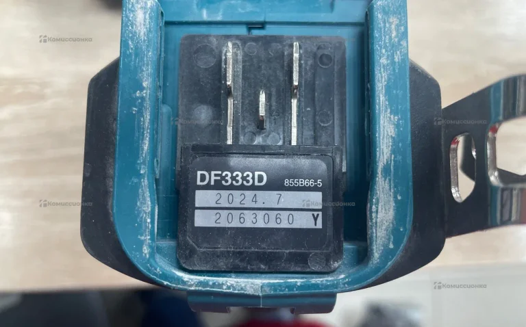 Аккумуляторная дрель-шуруповерт Makita DF333DWAE