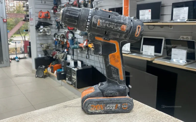 Дрель-шуруповерт Worx WX100