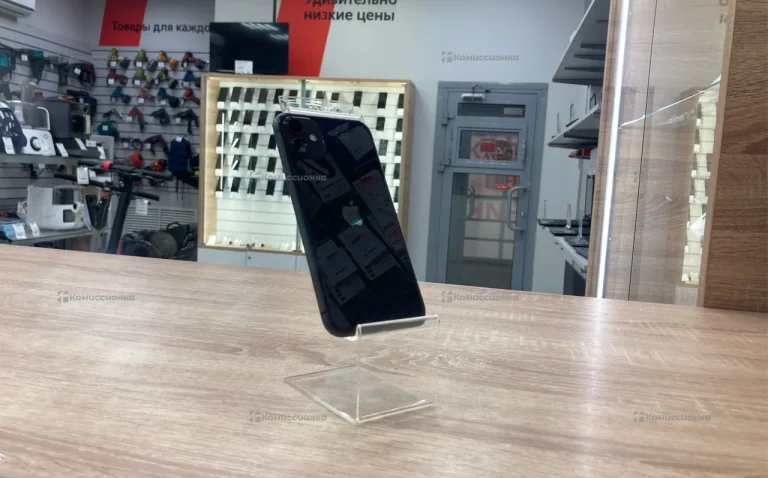 Apple iPhone 11 4/64 ГБ