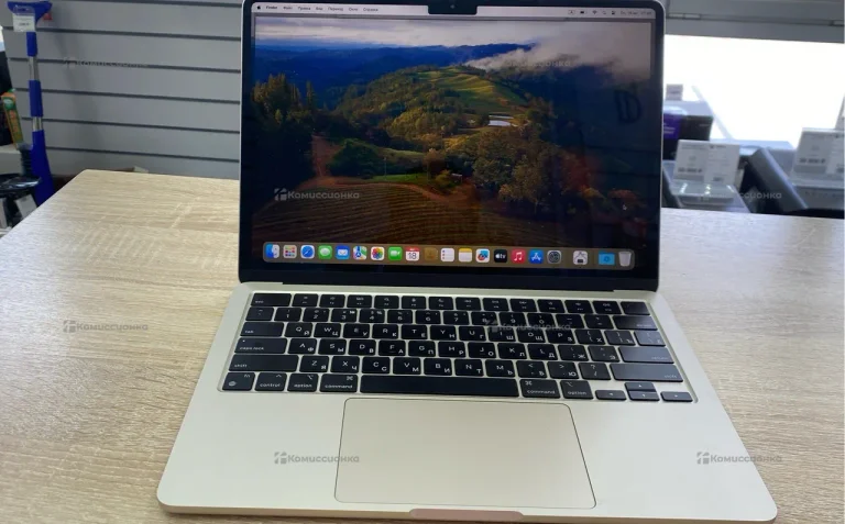 Ноутбук  MacBook Air m2 (2022)