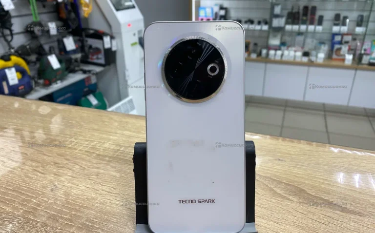 Tecno Spark 30C 6/128 ГБ