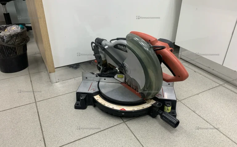 Торцовочная пила Maktec MT230