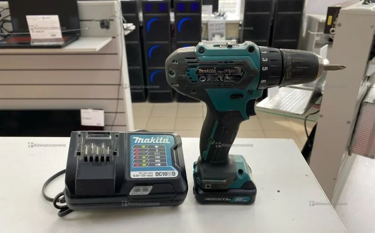 Дрель шуруповерт Makita DF333D