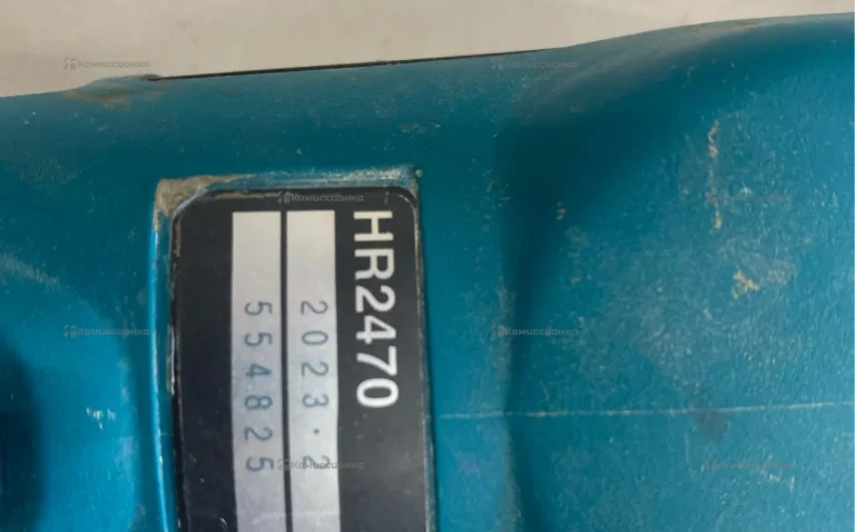 Перфоратор Makita 2470.