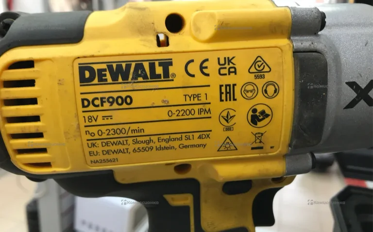 Ударный гайковерт DeWalt DCF900
