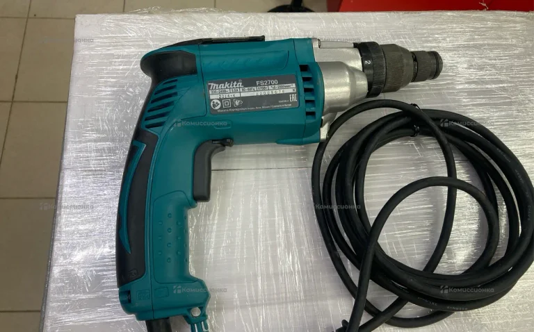Шуруповерт makita FS2700