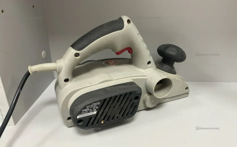 Электрорубанок ЗУБР ЗР-750-82