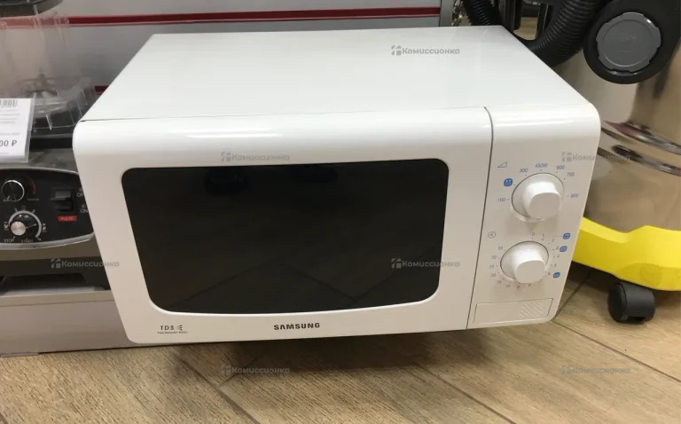 Микроволновая печь  SAMSUNG ME713KR