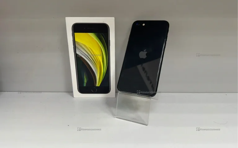 Apple iPhone SE (2020) 3/64 ГБ