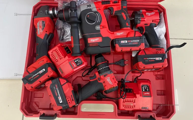 набор Milwaukee 4 в 1.