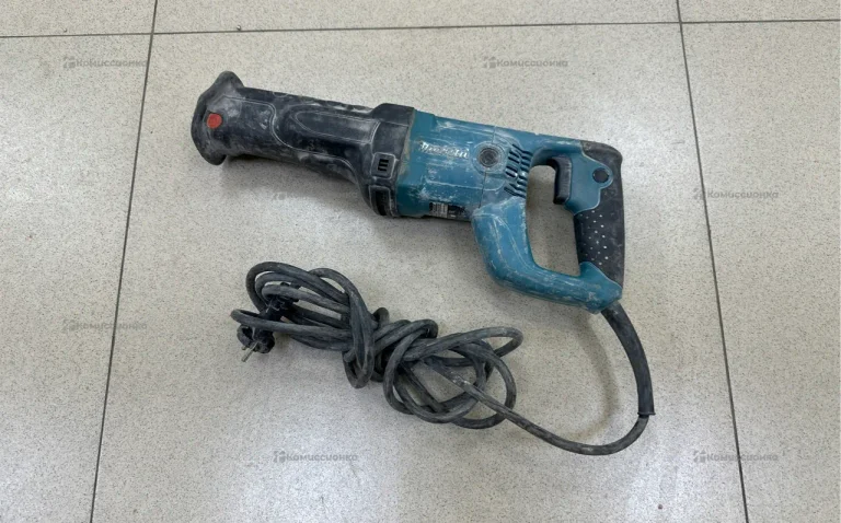 сабельная пила makita jr3050T