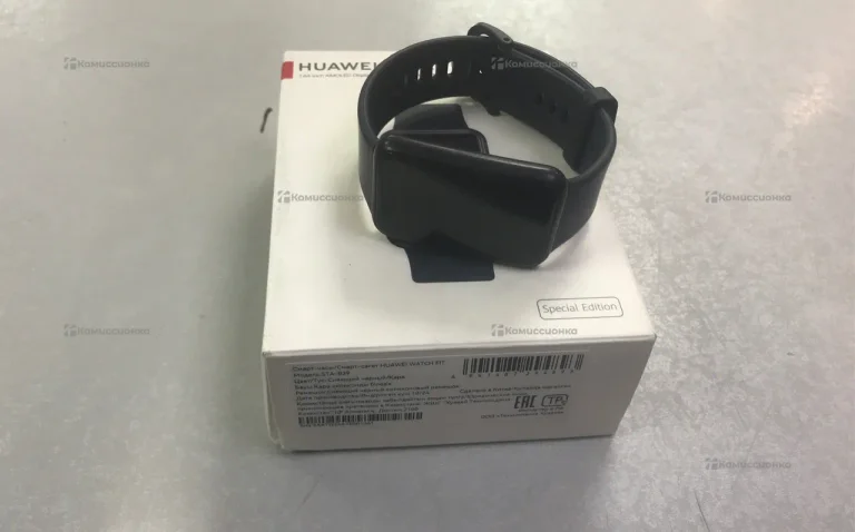Часы  Huawei watch fit