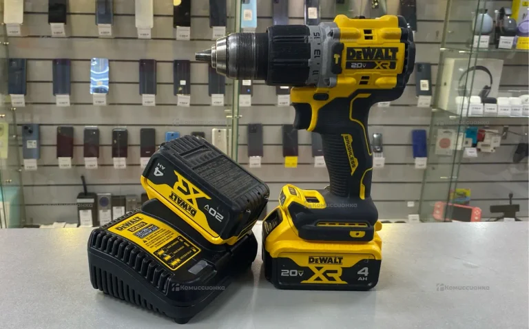 Дрель-шуруповерт DeWALT DCD805
