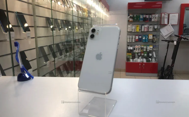Apple iPhone 11 4/64 ГБ