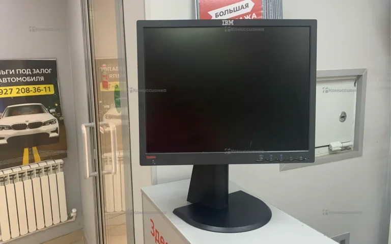 Монитор ThinkVision