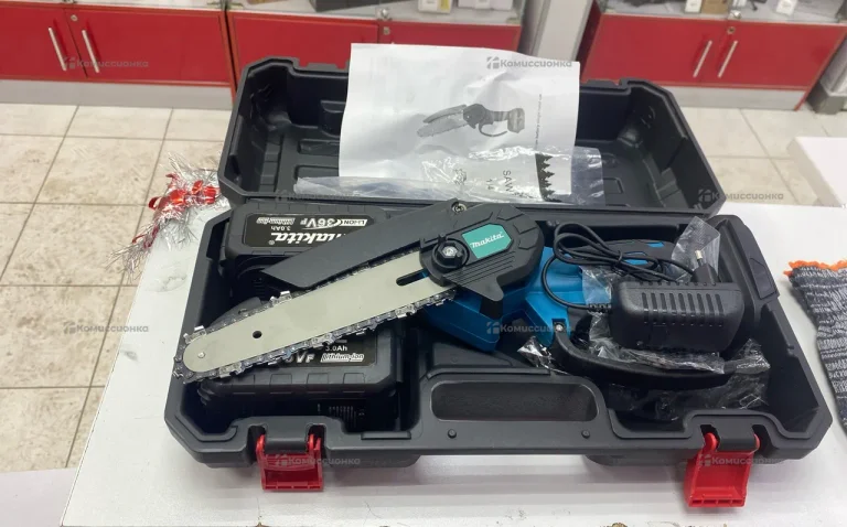 Цепной сучкорез Makita.