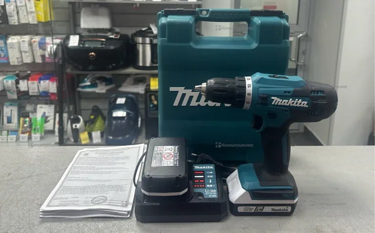 Аккумуляторная дрель-шуруповерт Makita DF488DWE