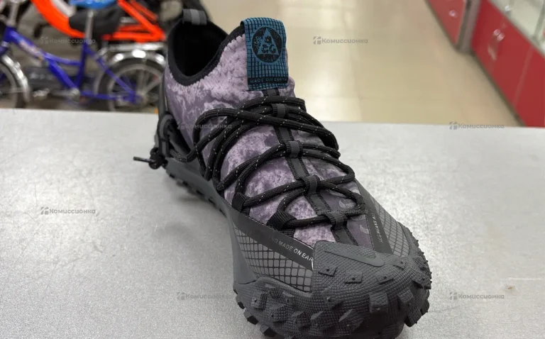 Nike ACG mountain fly low 41