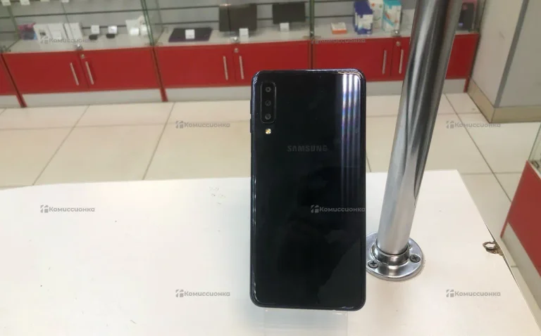 Samsung Galaxy A7 (2018) 4/64 ГБ