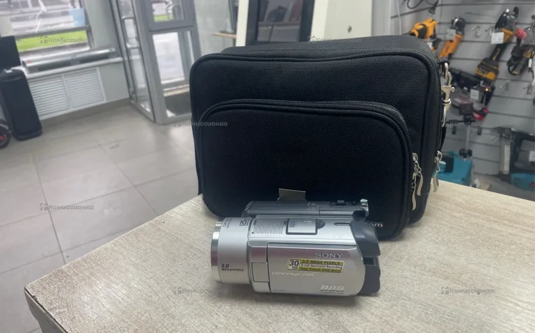Видеокамера  SONY DCR-SR100E