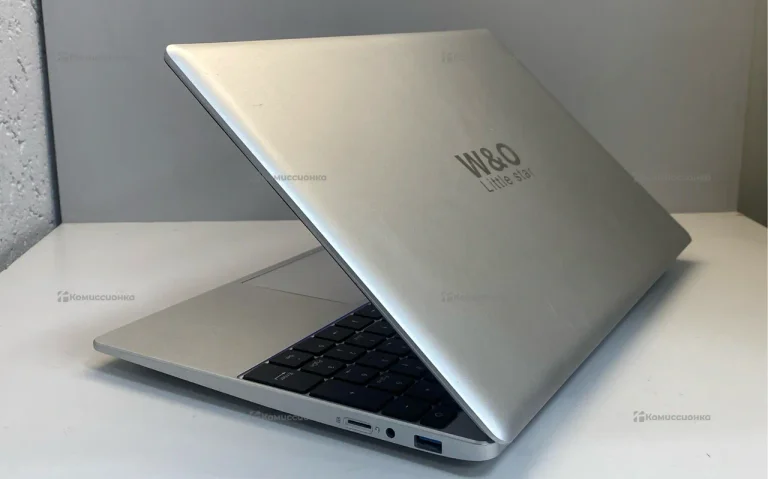 Ноутбук  default string p142