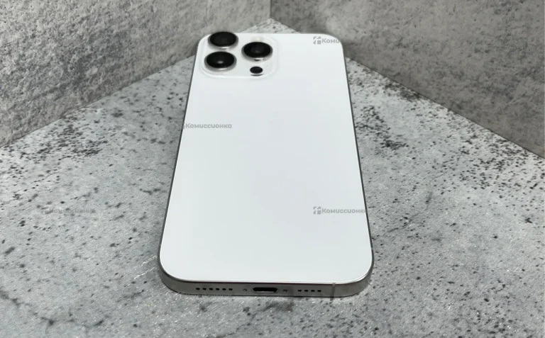 Apple iPhone 16 Pro 8/256 ГБ