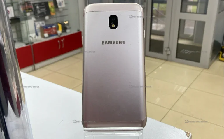 Samsung Galaxy J3 (2017) 2/16 ГБ