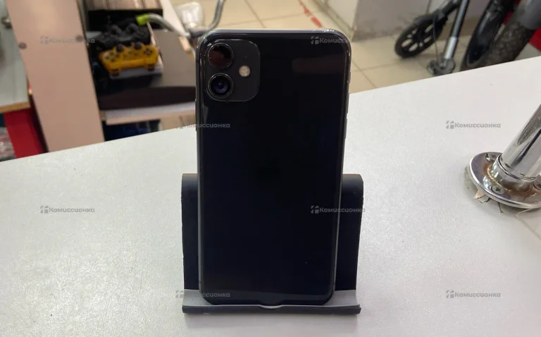Apple iPhone 11 4/64 ГБ