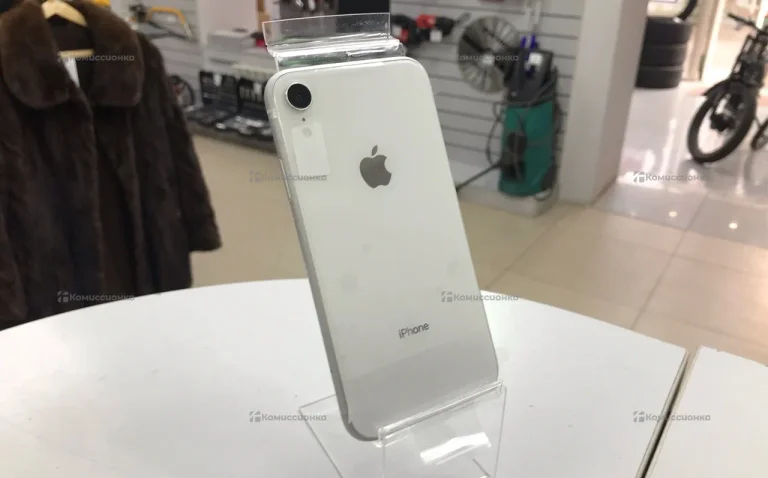 Apple iPhone XR 3/64 ГБ