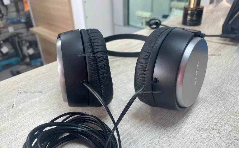 Наушники  Sony