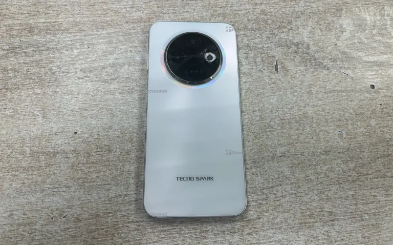 Tecno Spark 30C 4/128 ГБ