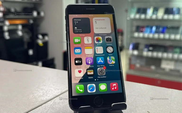 Apple iPhone SE (2020) 3/64 ГБ