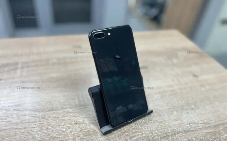 Apple iPhone 8 Plus 3/64 ГБ