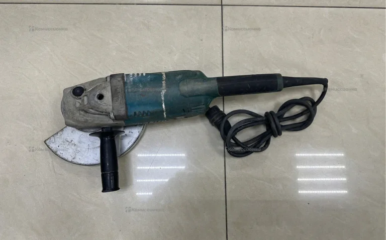 Makita УШМ 230