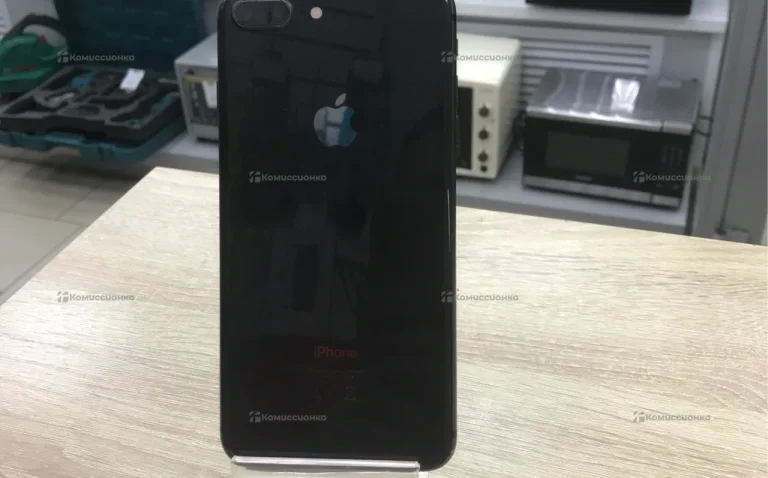 Apple iPhone 8 Plus 3/64 ГБ