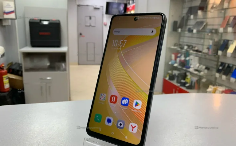 Infinix Smart 8 4/128 ГБ