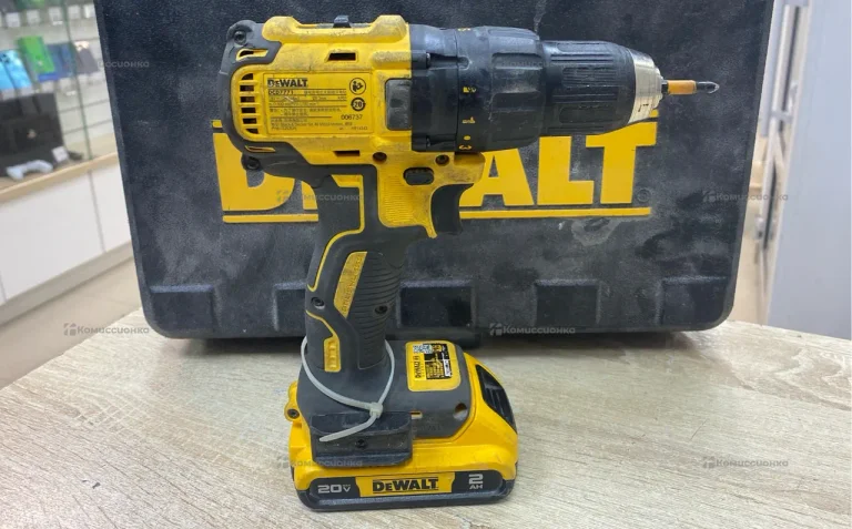 Бесщеточная дрель-шуруповерт Dewalt  DCD771