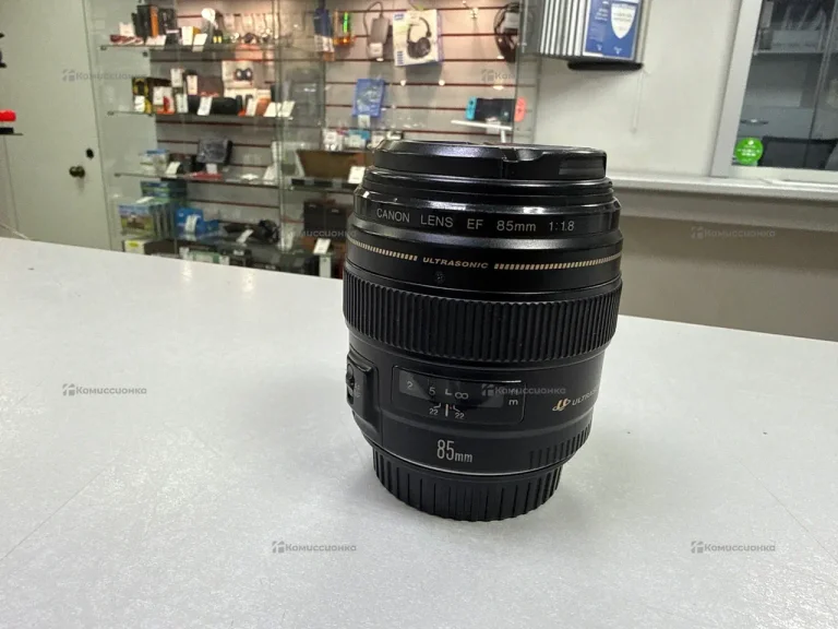 Объектив CAMON 85mm 1.1.8