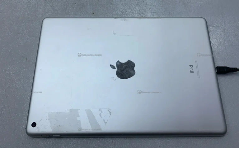 Планшет Apple iPad (2021) A2602 10.2" Wi-Fi 64 ГБ