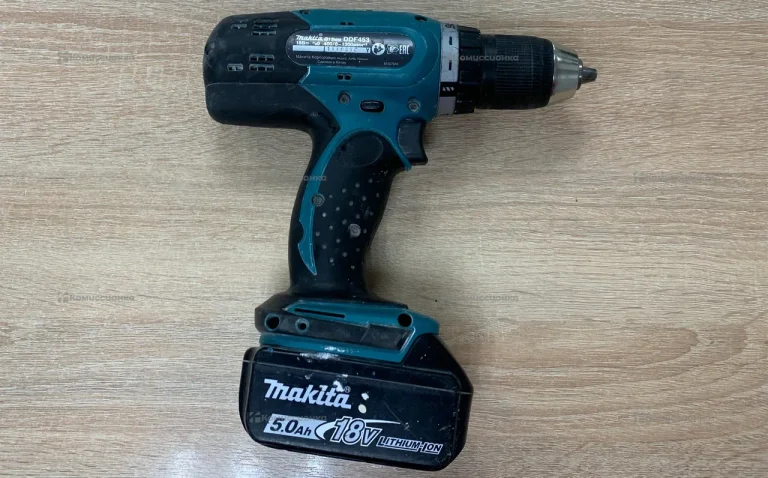 Аккумуляторная дрель-шуруповерт Makita DDF453