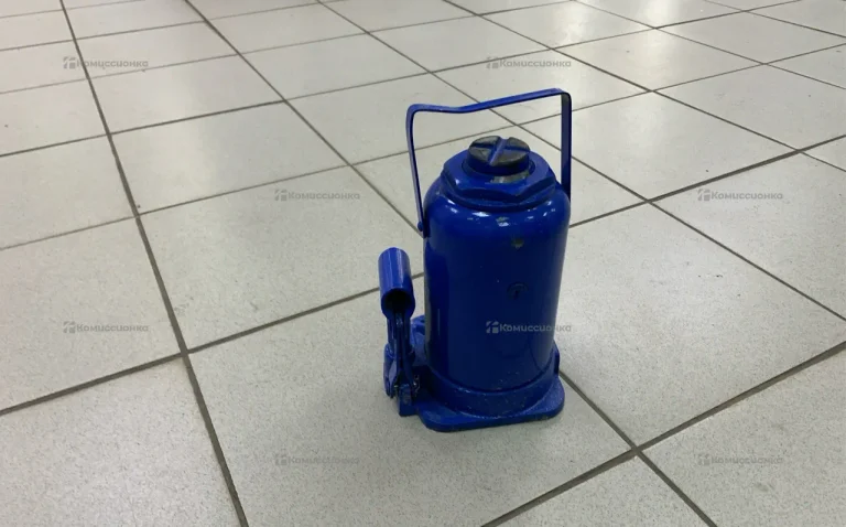 Домкрат маяк авто