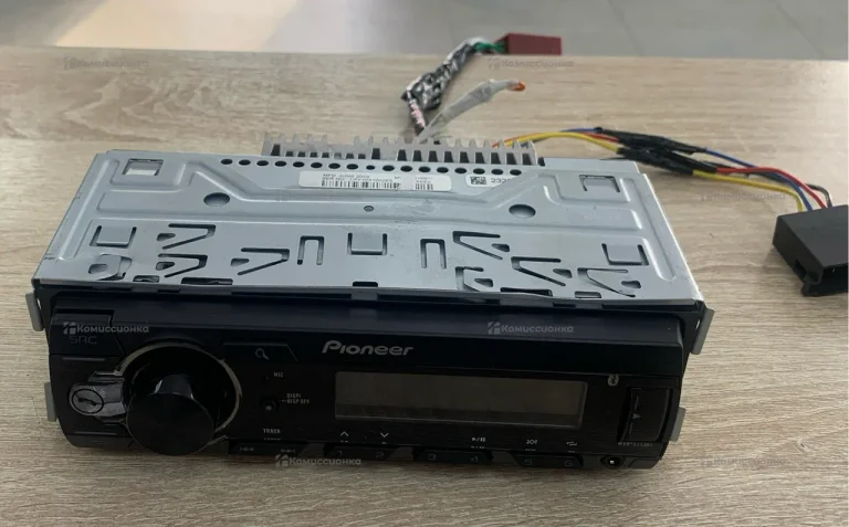 Автомагнитола  Pioneer MVH-S215BT