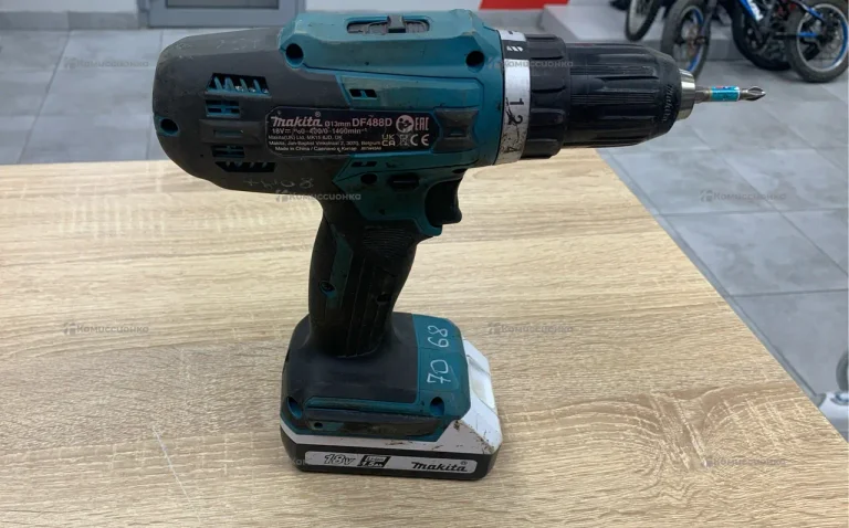 шуруповерт  Makita Df488d