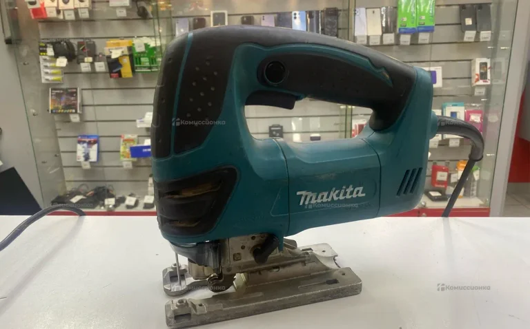 лобзик Makita 4350 ct