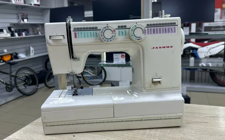 Швейная машина Janome RX18S